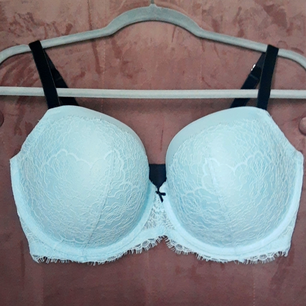 NWOT VICTORIA'S SECRET BABY BLUE LACE LIGHTLY PADDED BRA